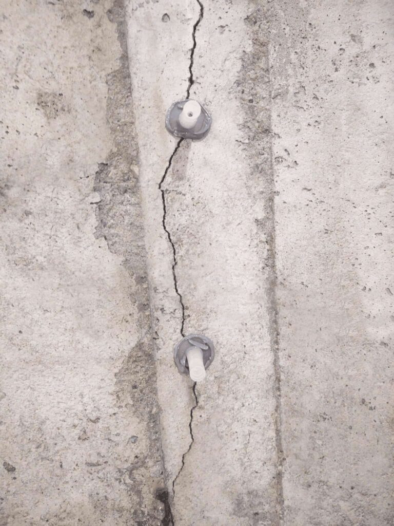 Injection crack repair